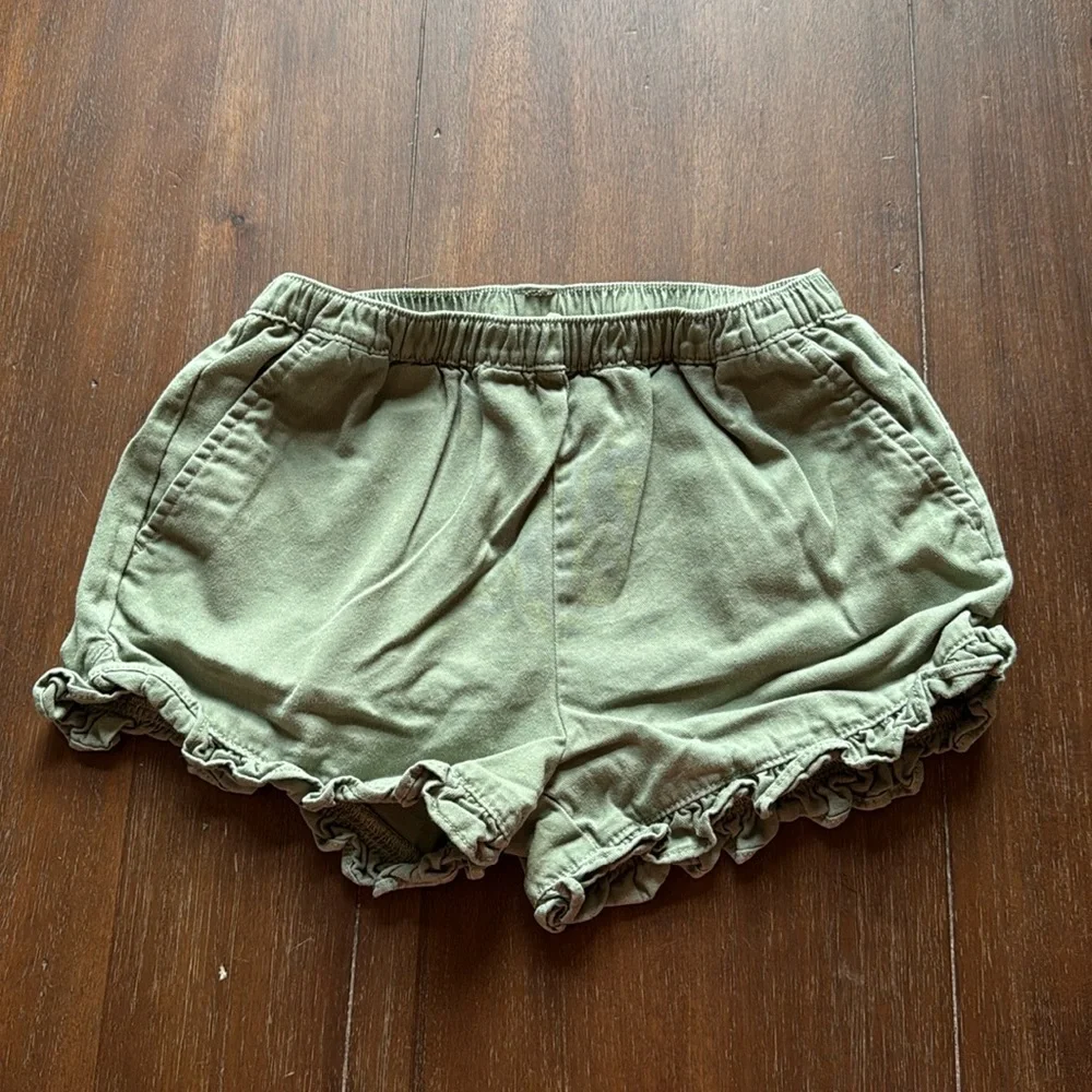 Size 8 J. Crew Crewcuts pocketed ruffle trim shorts